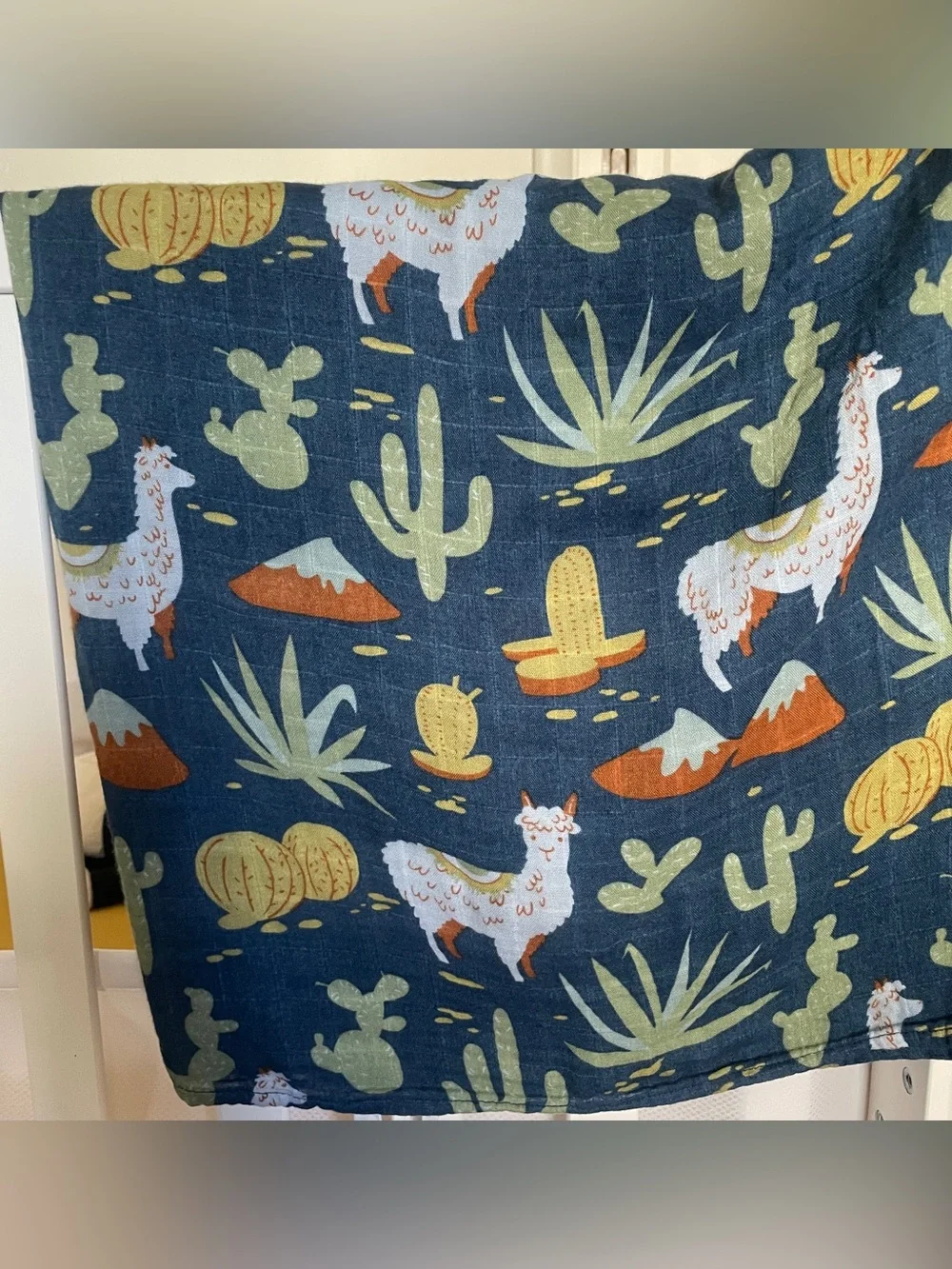 Saranoni llama desert soft swaddle